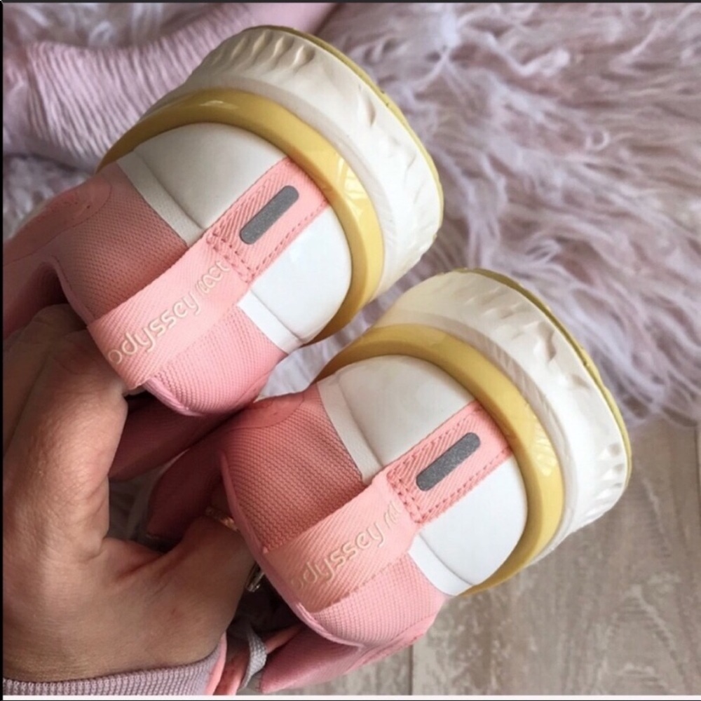NWT Nike Odyssey React Pink Rare - Picture 8 of 8